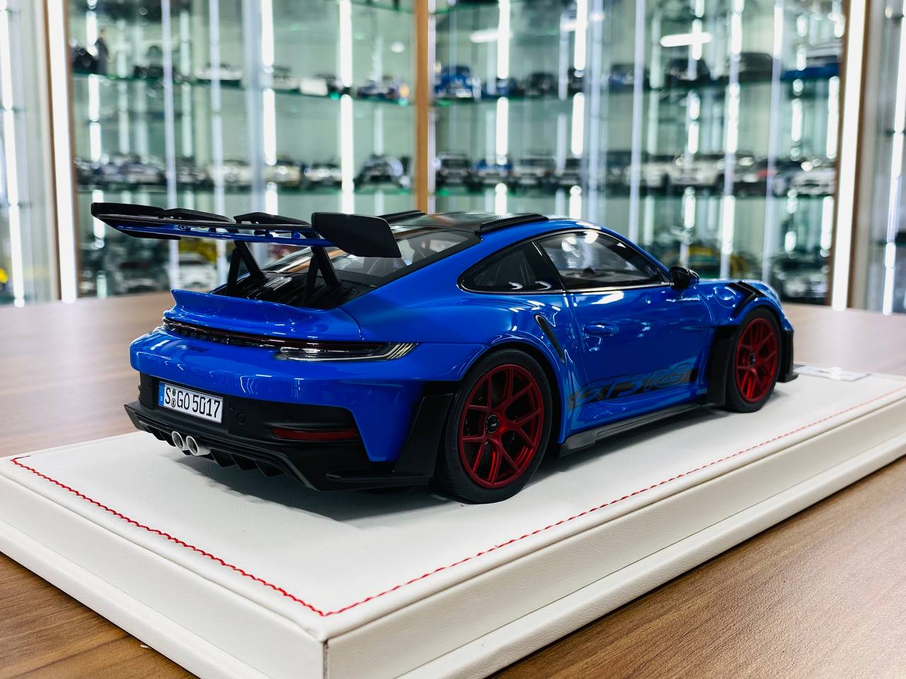 Ivy Model 1/18 Porsche 911 992 GT3 RS Weissach – Shark Blue, Limited to 15 pcs