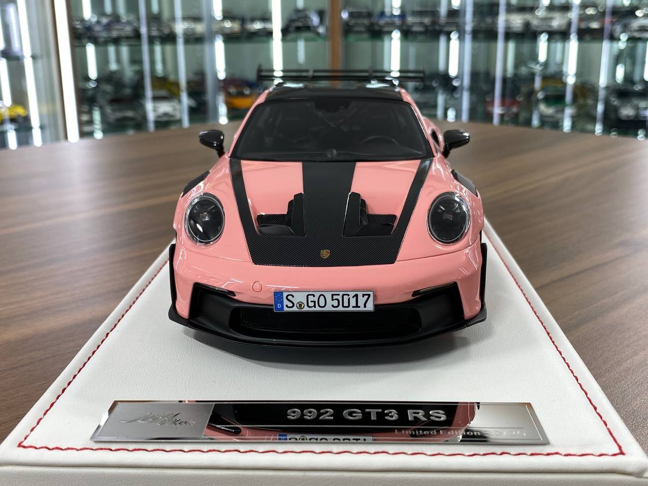 Ivy Model 1/18 Porsche 911 992 GT3 RS Weissach – Pink Sakura, Limited to 25 pcs.