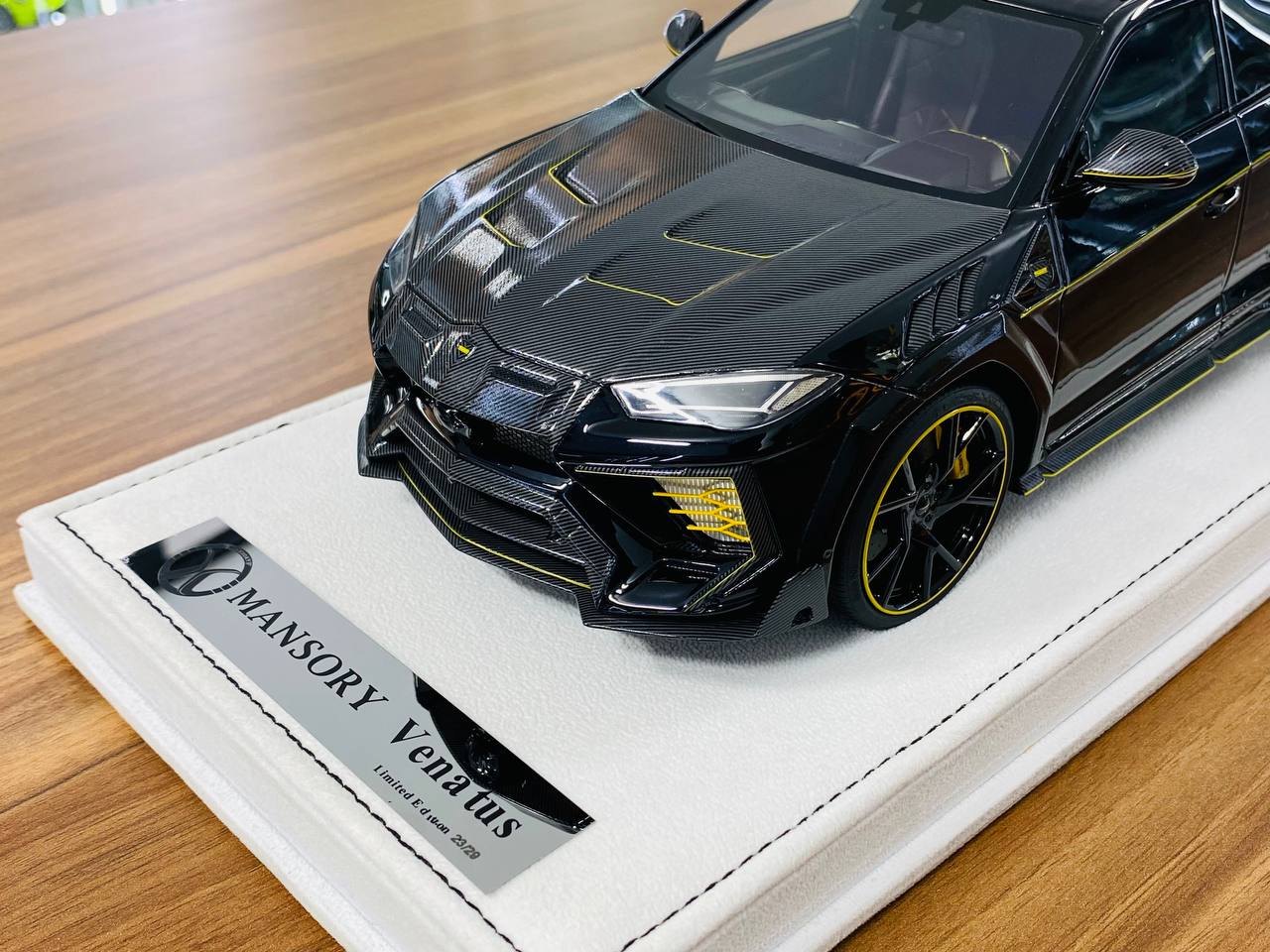 1/18 Resin – Lamborghini URUS Venatus Mansory by Timothy & Pierre