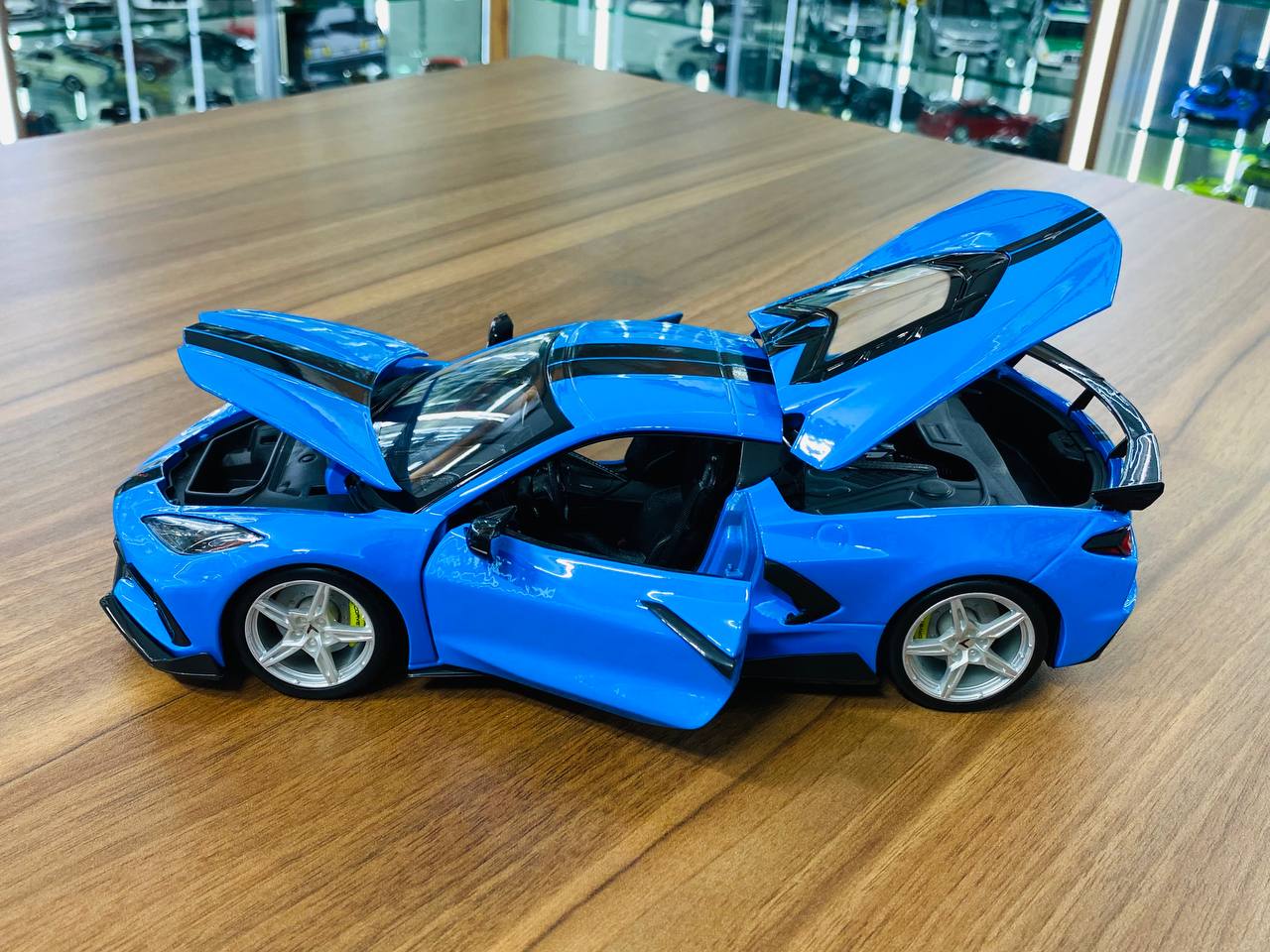 1/18 Diecast Full opening  Maisto Chevrolet Corvette Stingray Coupe 2020 Blue