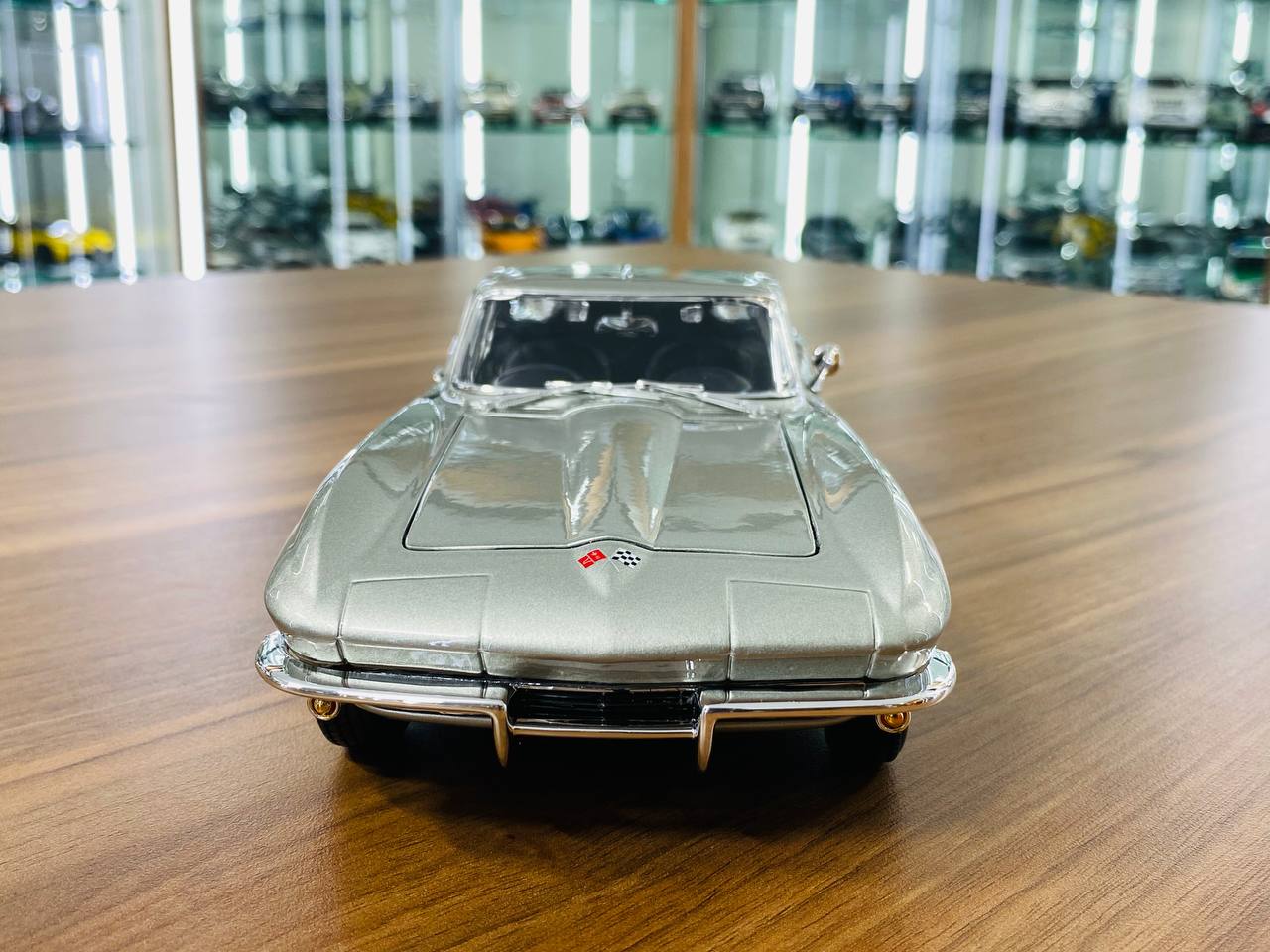 1/18 Diecast Maisto Chevrolet Corvette 1965 Silver