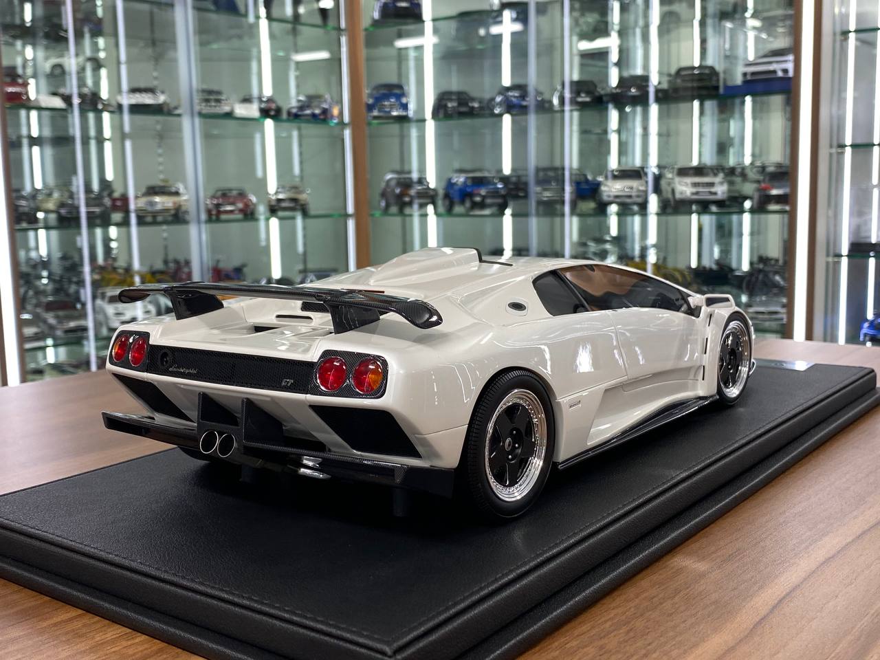 1/12 Resin Model - Lamborghini Diablo GT White by GL Models