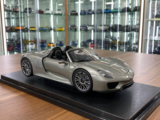 1/18 Welly Metal Diecast - Porsche 918 Spyder in Grey (opening doors)