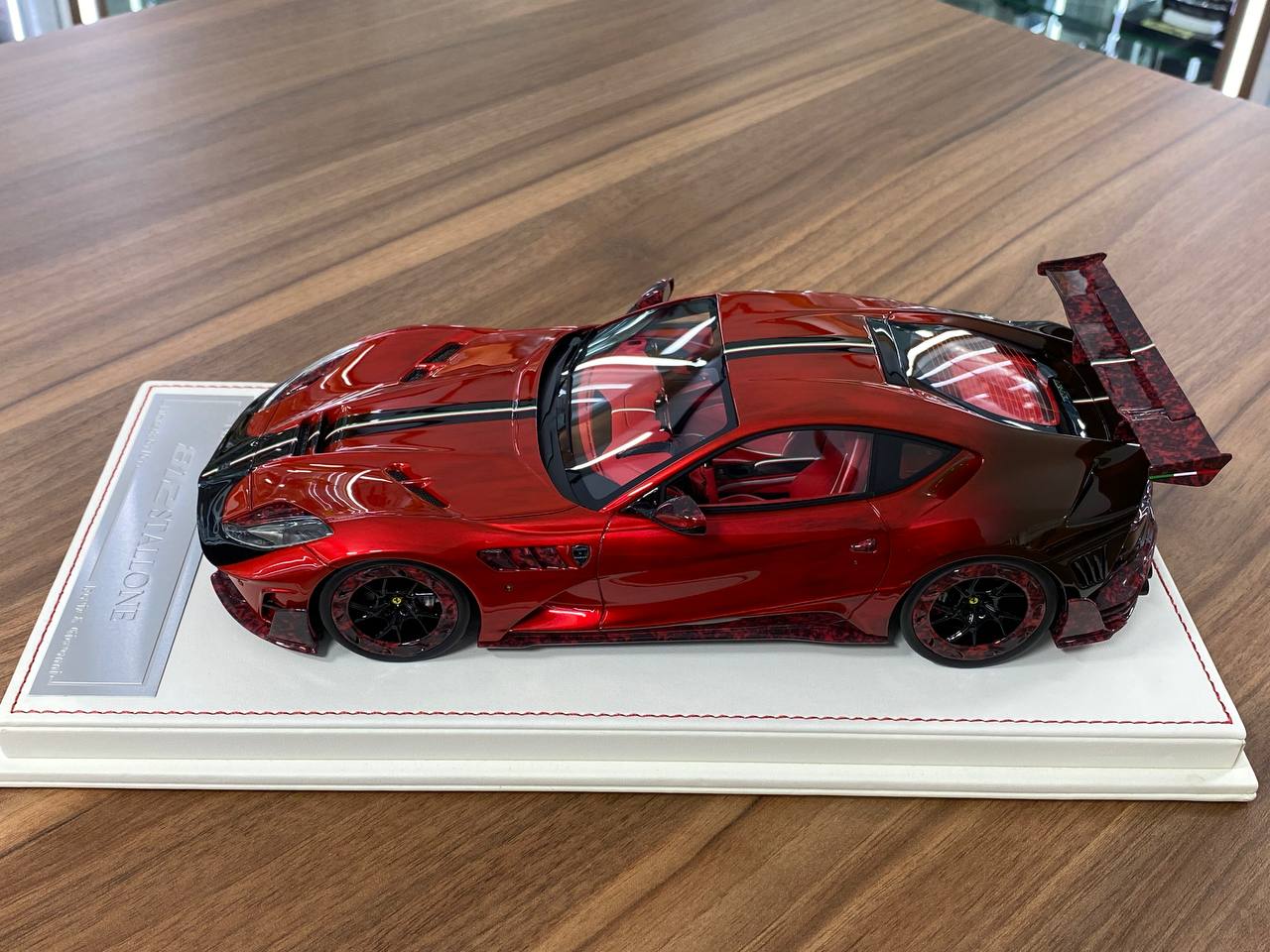 1:18 Resin  – Davis & Giovanni Ferrari 812 Stallone Mansory Red / Italian Flag Limited 1 of 1