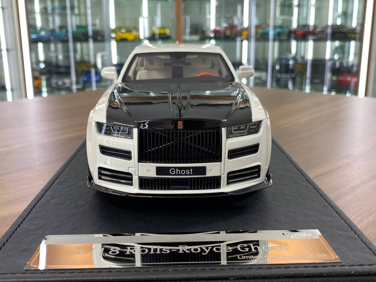 1/18 Resin  – VMB Model  Rolls Royce Ghost White/ Carbon Fiber hood Limited- 99 pcs