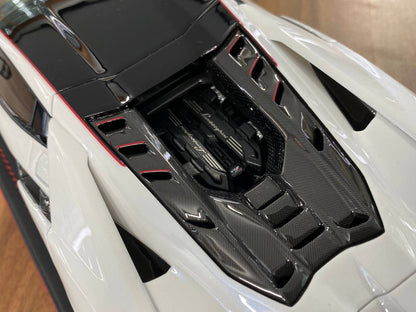 1/18 Resin Model  – MR Collection Lamborghini REVUELTO Bianco Siderale with Red Accents