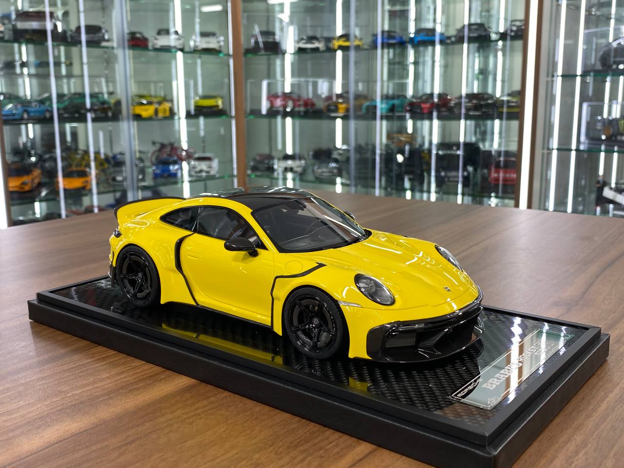 1/18 Resin VIP Model Porsche BRABUS Rocket 900 R Racing Yellow Ltd.Edn.66 pcs