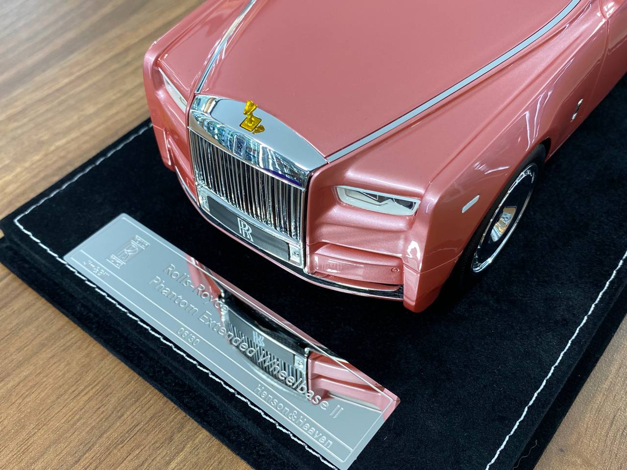 1/18 Resin H&H Rolls Royce Phantom Extended Wheelbase II Rose Gold Ltd.Edn.30 pcs