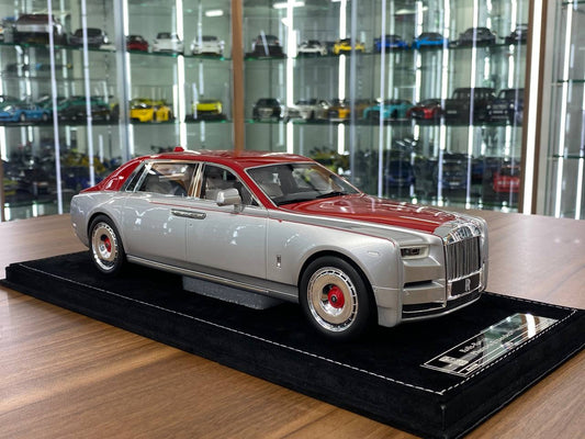 1/18 Resin – H&H Rolls Royce Phantom Extended Wheelbase II Silver / Red Dragon Ltd.Edn.20 pcs