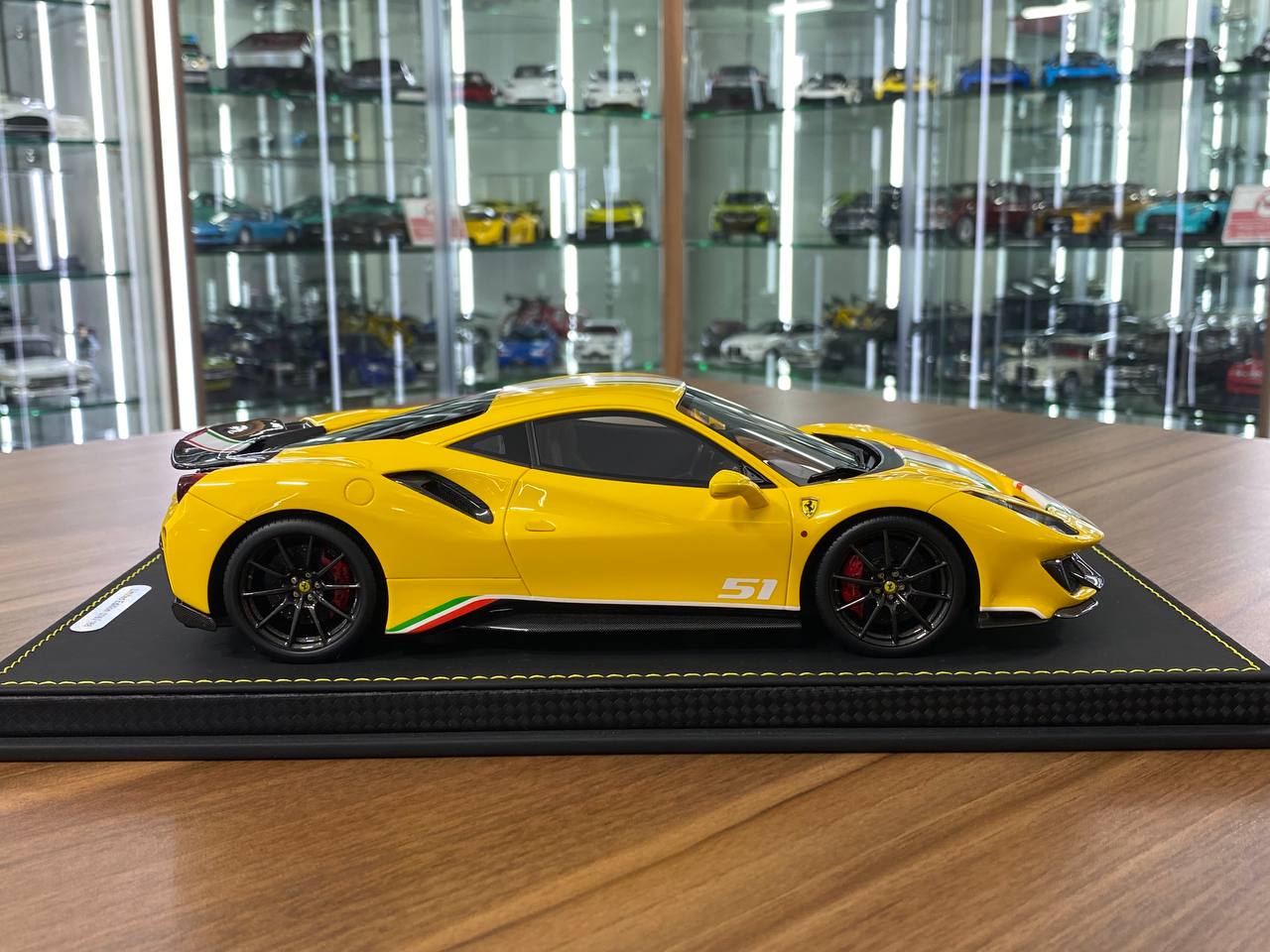 1/18 Resin – BBR Models Ferrari 488 Pista Yellow with Italy Flag Livery  Limited Edition: 168 pcs