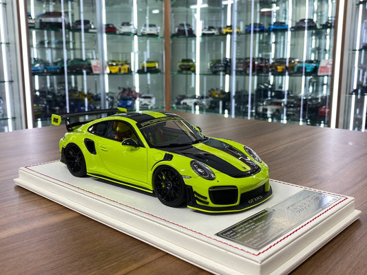 1/18 Resin – Davis & Giovanni Porsche 911 GT2 RS MR Neon Yellow / Black  Limited Edition: 1 of 1