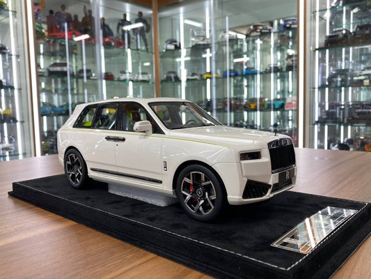 1/18 Resin Model – H&H Rolls Royce Cullinan Series II Pearl White with Black Badge  Limited Edition: 30 pcs