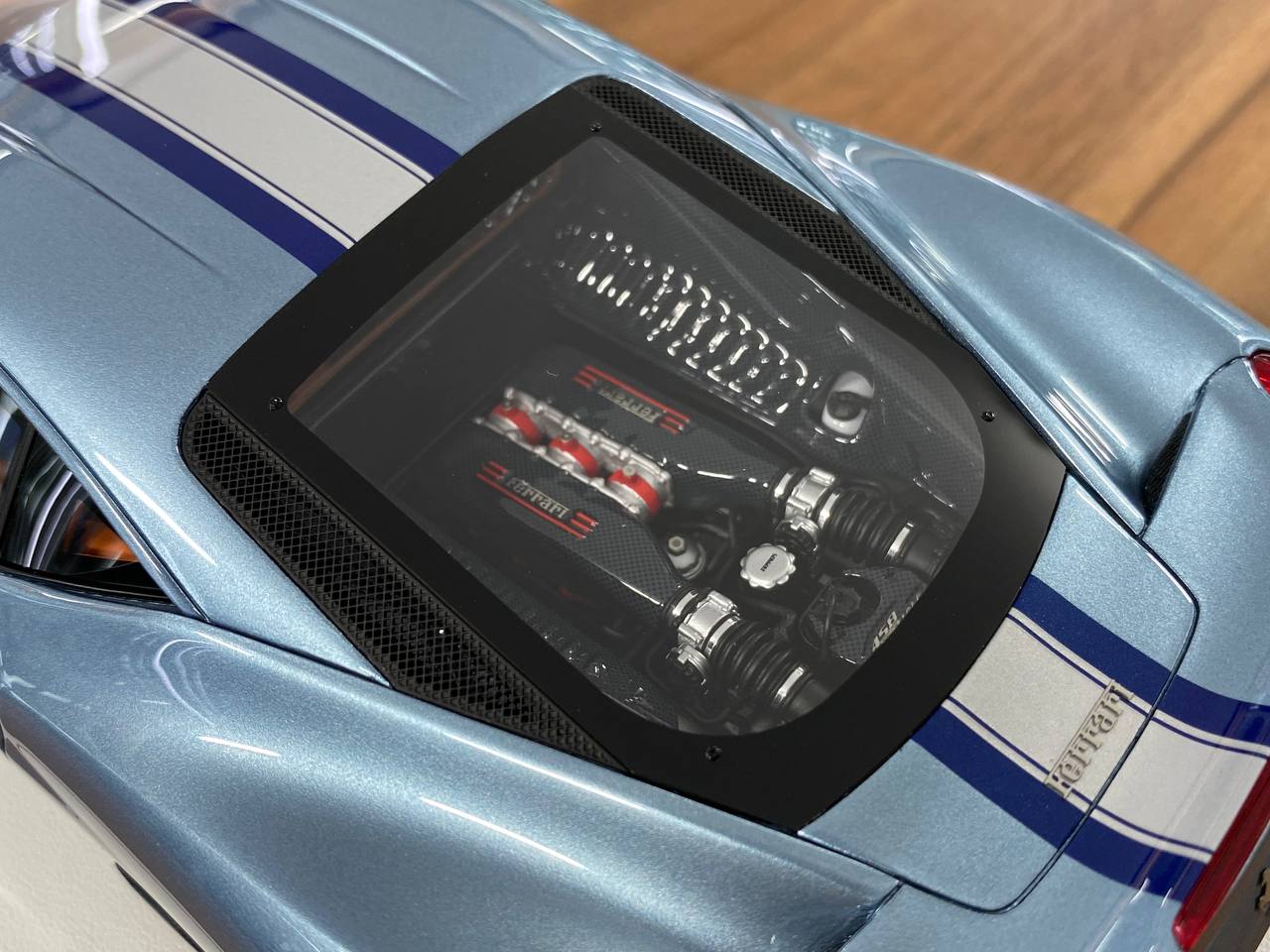 1/18 Resin – Ferrari 458 Speciale | Davis & Giovanni | Azzurro California with Silver / Blue Stripe