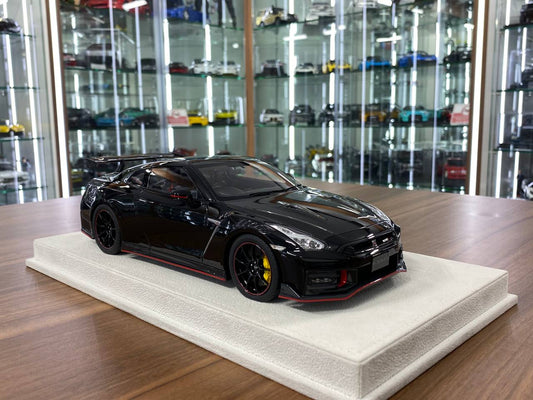 1/18 Resin Model – Nissan GT-R R35 NISMO Special Edition | Make Up |Black / Carbon Fiber Hood
