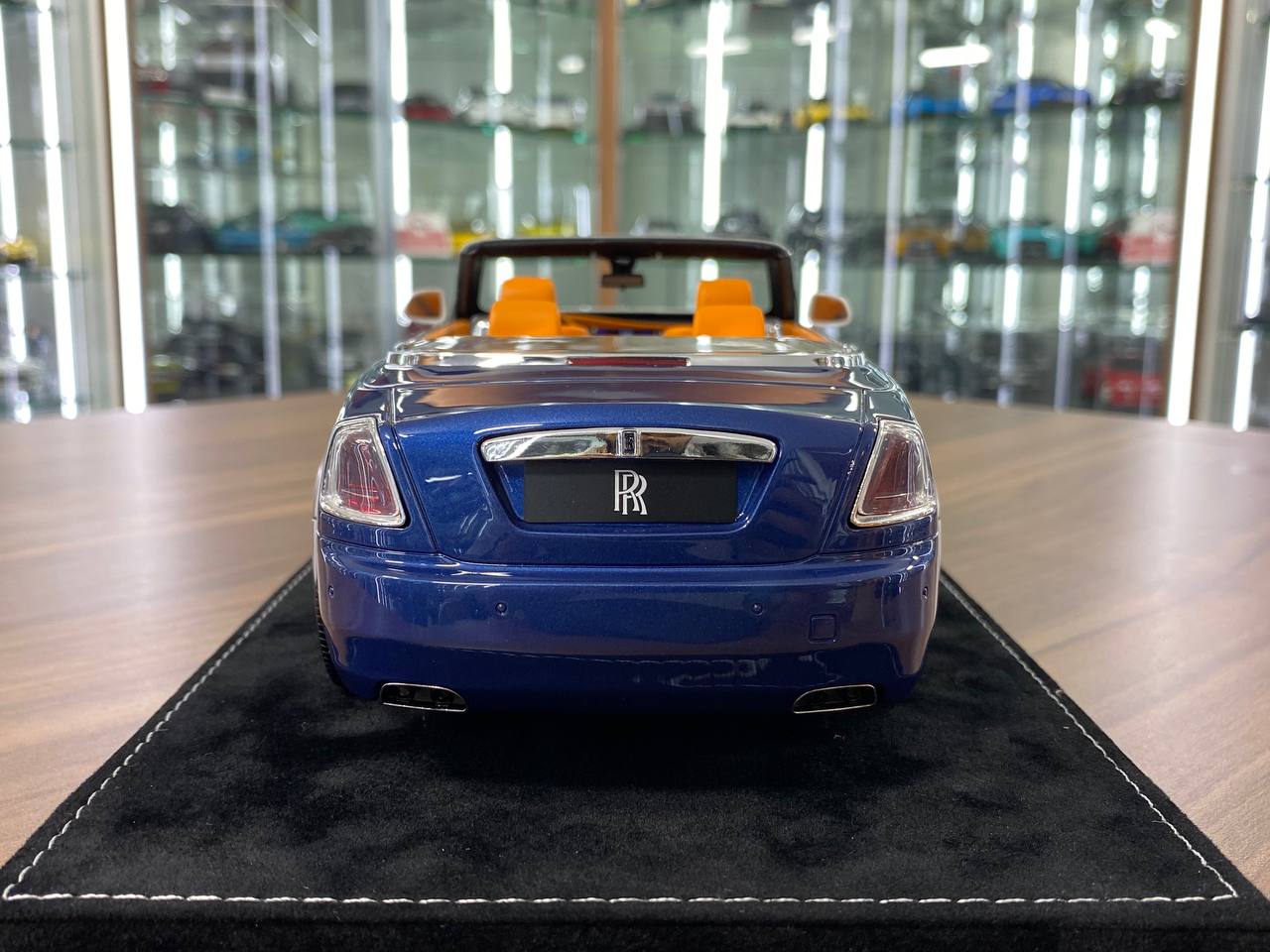 1/18 Resin Model – Rolls Royce Dawn | H&H |Sapphire / Pearl White