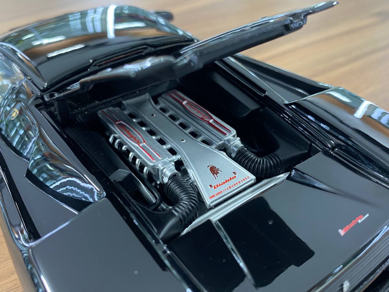 1/18 Diecast Metal Model – Lamborghini Diablo Roadster | AUTOart Performance | Full Opening | Black