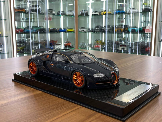 1/18 Resin Model – Bugatti Veyron | Ultra Unique | Black Carbon Fiber | Limited 30 pcs