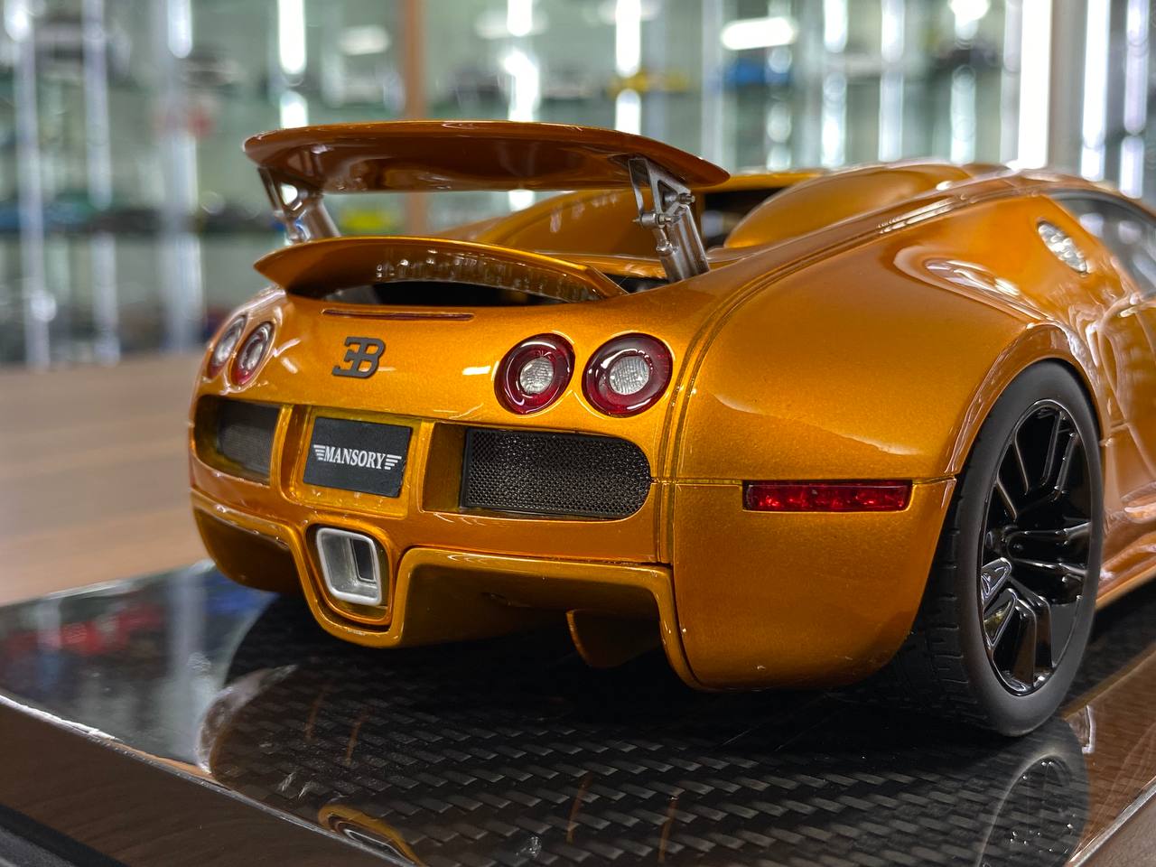 1/18 Resin Model – Bugatti Veyron | Ultra Unique | Gold | Limited 20 pcs