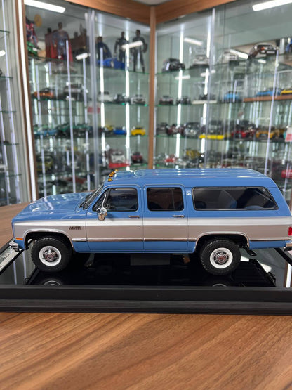 1:18 GMC Suburban 2500 (1986) – Sky Blue – Resin by Old School Models – Limited 100 pcs