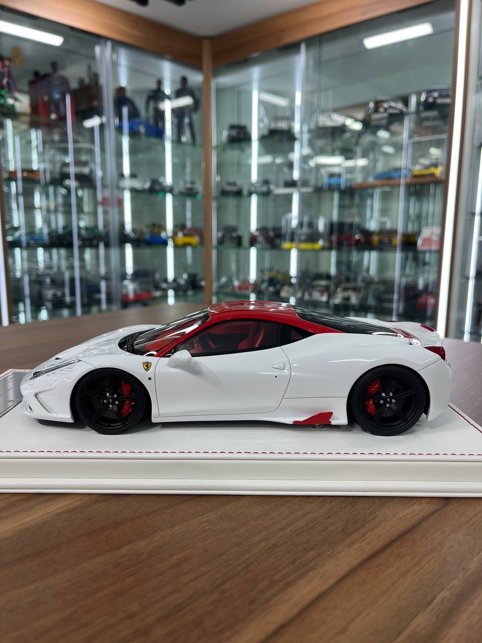 1:18 Ferrari 458 Speciale by Davis & Giovanni – White/Red | Limited to 6 Pieces