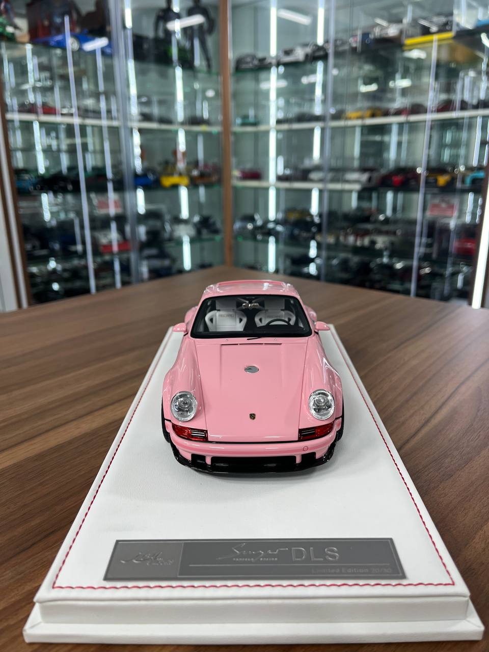 ★ 1/18 Porsche Singer DLS by Ivy Models – Pink | Limited to 30 Pieces