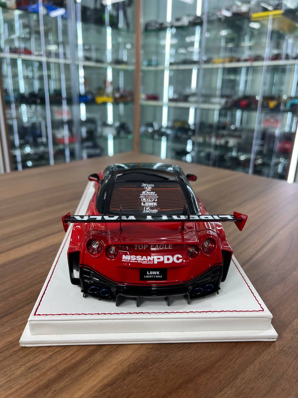 ★ 1/18 Davis & Giovanni Nissan R35 Nismo GT-RR LBWK #5 – Metallic Red | Limited to 25 Pieces