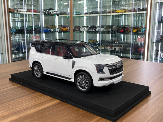 ★[Pre-Order | Delivery Sep 2025] 1/18 Diamand Nissan Patrol Y63 – White / Black – Limited Edition