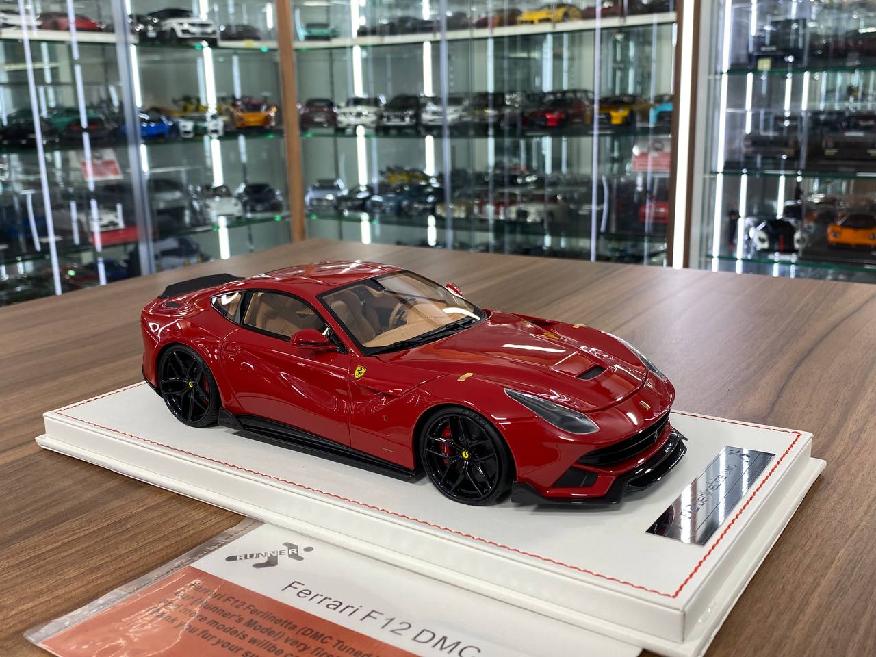 1/18 Resin( Hood Opens ) Runner Ferrari F12 Berlinetta DMC Limited 99 pcs Red