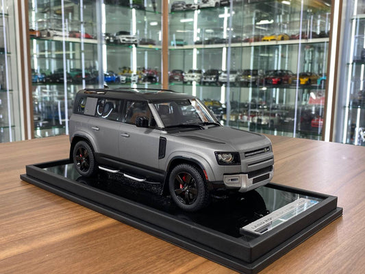 1/18 Resin MotorHelix Land Rover Defender 110 Matt Grey  Limited 50 pcs
