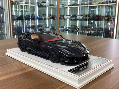 1/18 Resin model  Davis & Giovanni Ferrari 812 Superfast SVR Limited Edition 10 pcs carbon fibre red/black interior