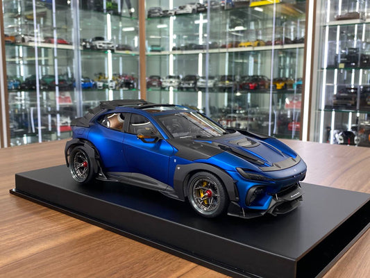 1/18 Resin Dream Walkers  Accompanier D775 in Matt Klein blue / black lining  Limited 15/99
