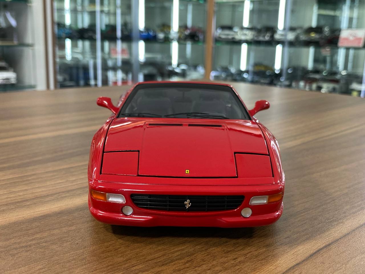 Hot Wheels Elite Ferrari F355 Spider - [1/18 Diecast, Red Hot Wheels Elite Ferrari F355 Spider - [1/18 Diecast, Red
