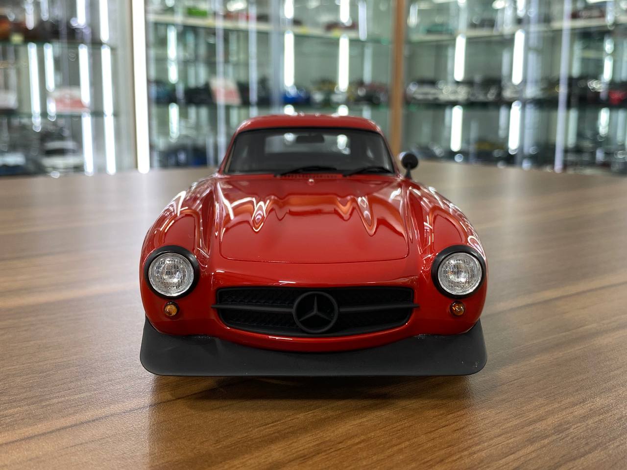 1/18 Mercedes-Benz AMG 300SL Red Model Car by Otto