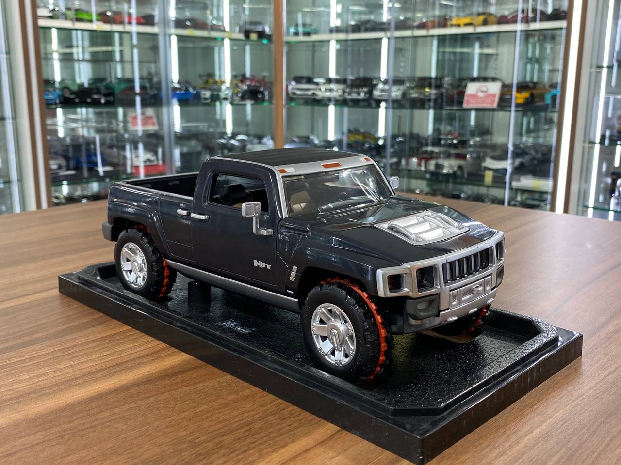 1/18 Diecast Hummer H3T Black Model Car by Hot Wheels