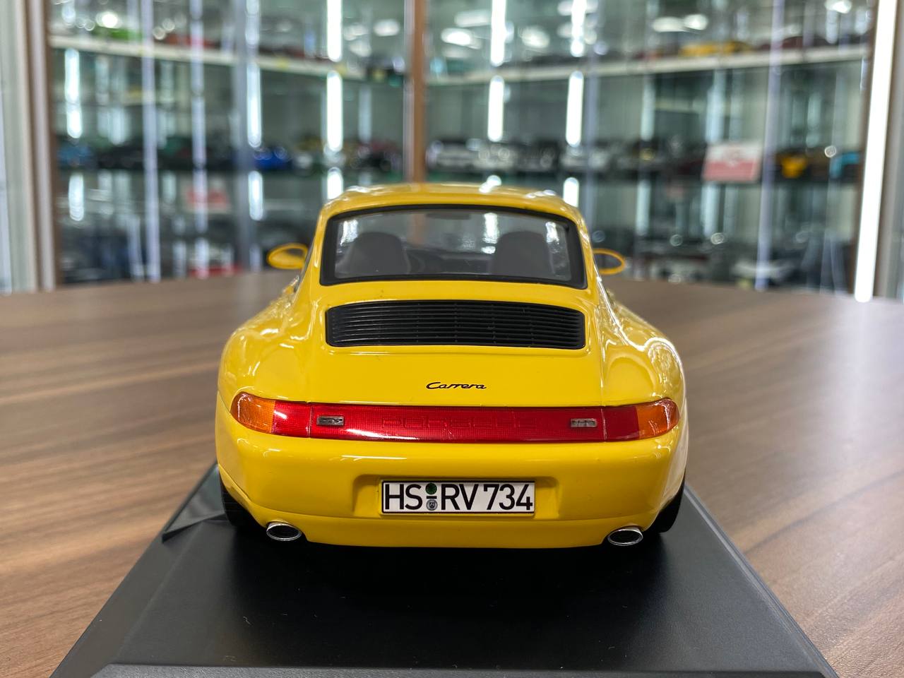 1/18 Norev Metal Diecast - Porsche 911 Carrera 1994 in Eye-Catching Yellow