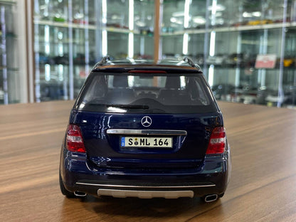 Minichamps Mercedes-Benz M-Class - Blue (1/18 Scale , Diecast)