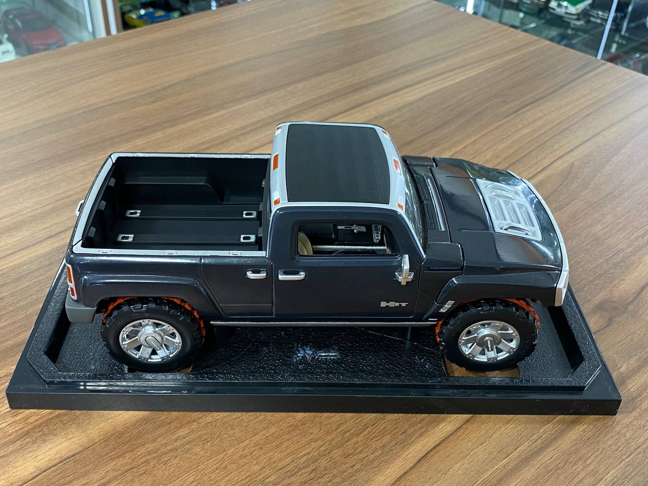 1/18 Diecast Hummer H3T Black Model Car by Hot Wheels