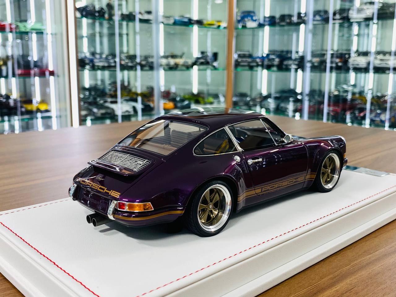 Ivy Model Porsche 911 Singer – 1/18 Resin Model, Carmona Red/Purple, Limited 14/53