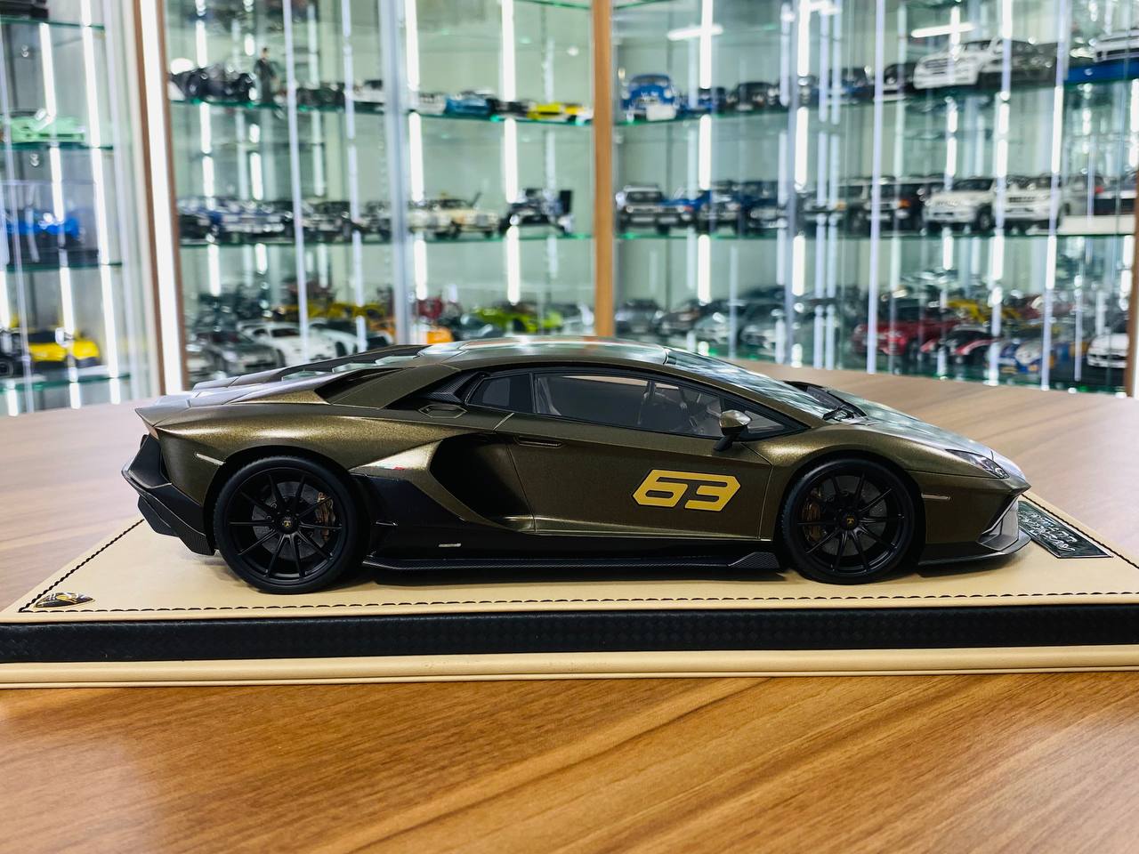1/18 Resin Lamborghini Aventador Navy Green by MR Collection