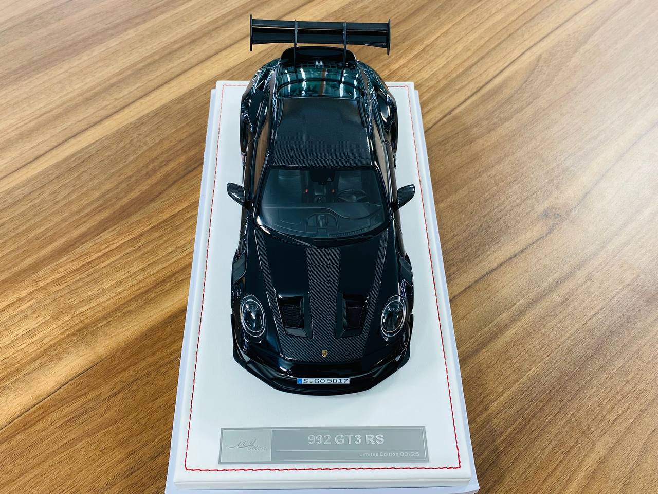 Ivy Model 1/18 Porsche 911 992 GT3 RS Weissach – Matt Black/Red Wheels, Limited to 25 Pcs