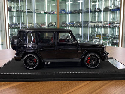 1/18 Resin Model - Mercedes-Benz AMG G63 with Removable Grill (Black/Red Interior)