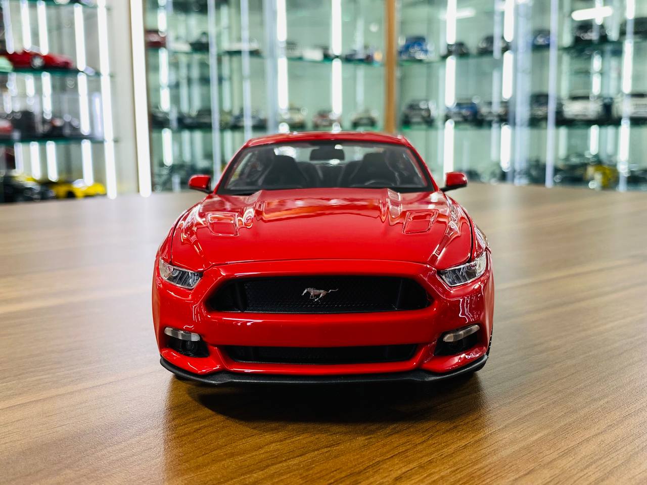 1/18 Diecast Full opening  Maisto Ford Mustang 2015 in Red