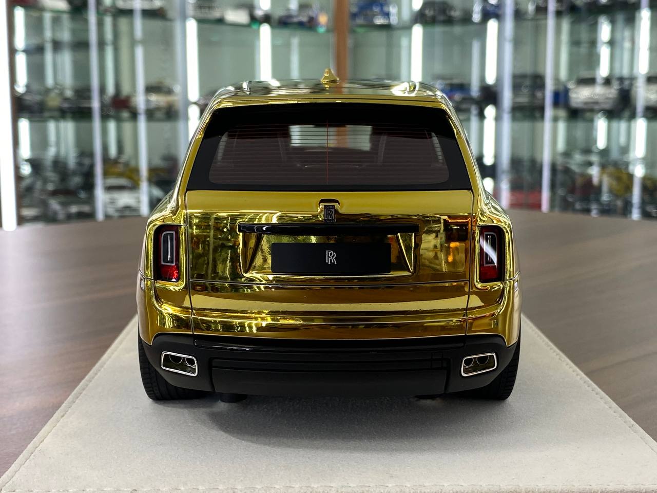 1/18 Resin GL Models Rolls Royce Cullinan Gold Chrome Limited to 15 pcs