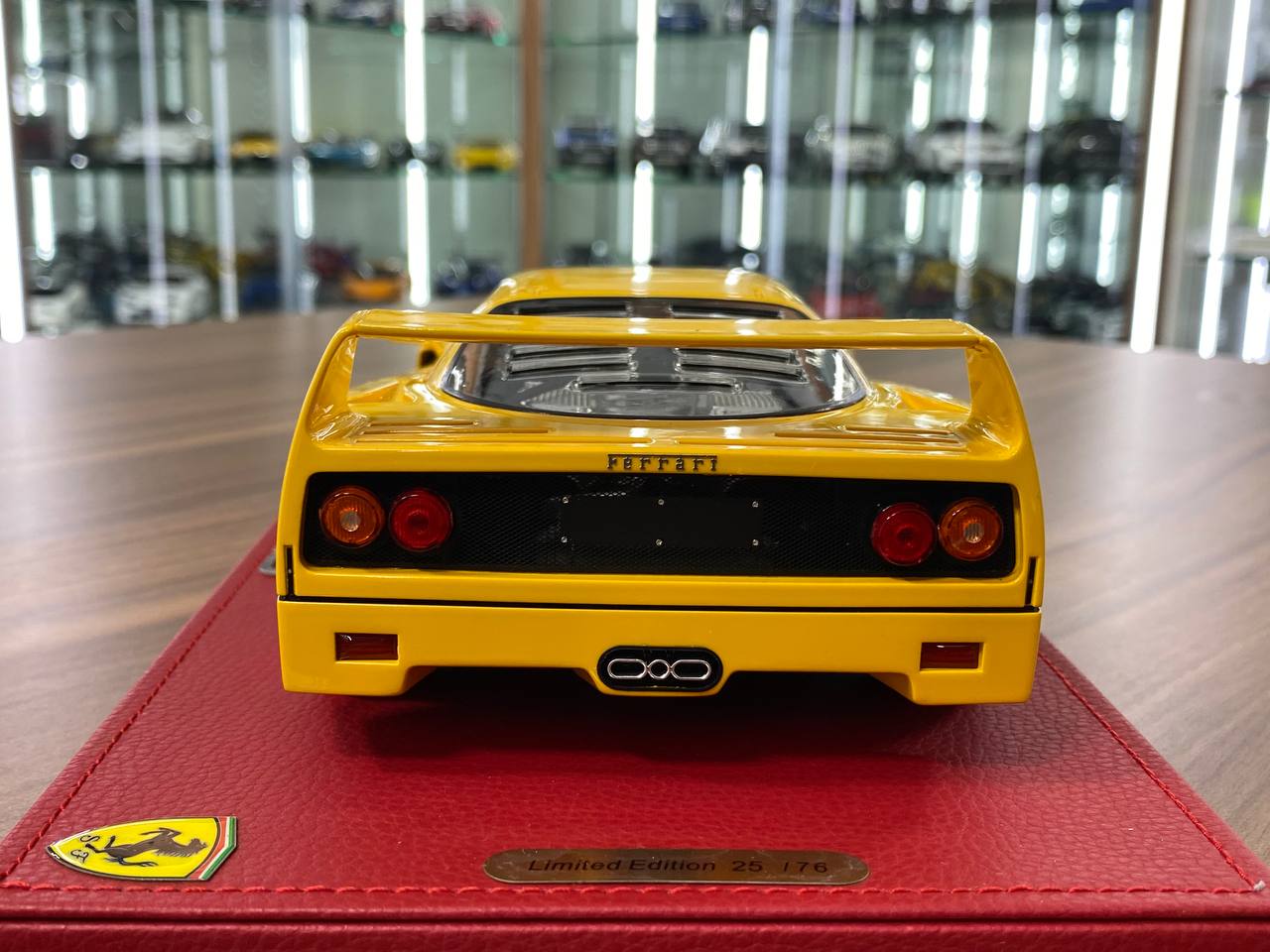 1:18 Resin - BBR Models Ferrari F40 Giallo Modena (Yellow)