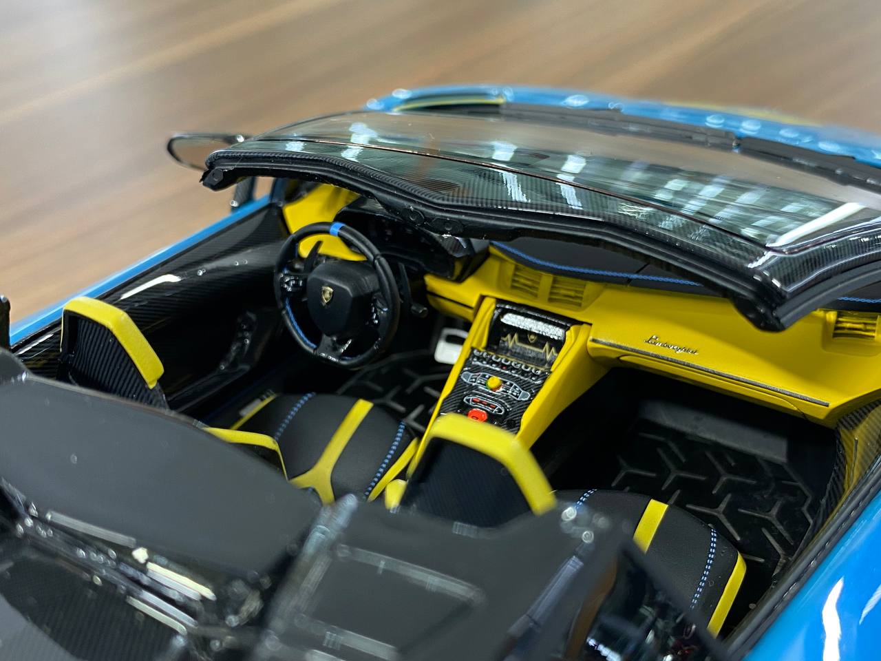 1:18 Resin Model – MR Collection Lamborghini Aventador Roadster SVJ #63 – Blue/Yellow – 1 of 1