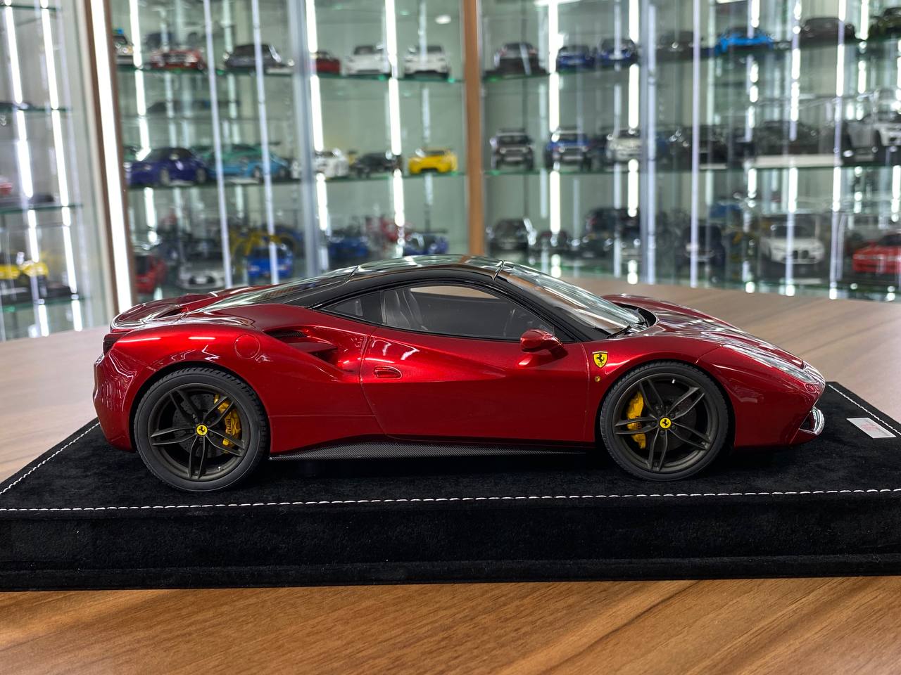 1:18 Resin MR Collection Models Ferrari 488 GTB – Red / Black Roof (Limited Edition)