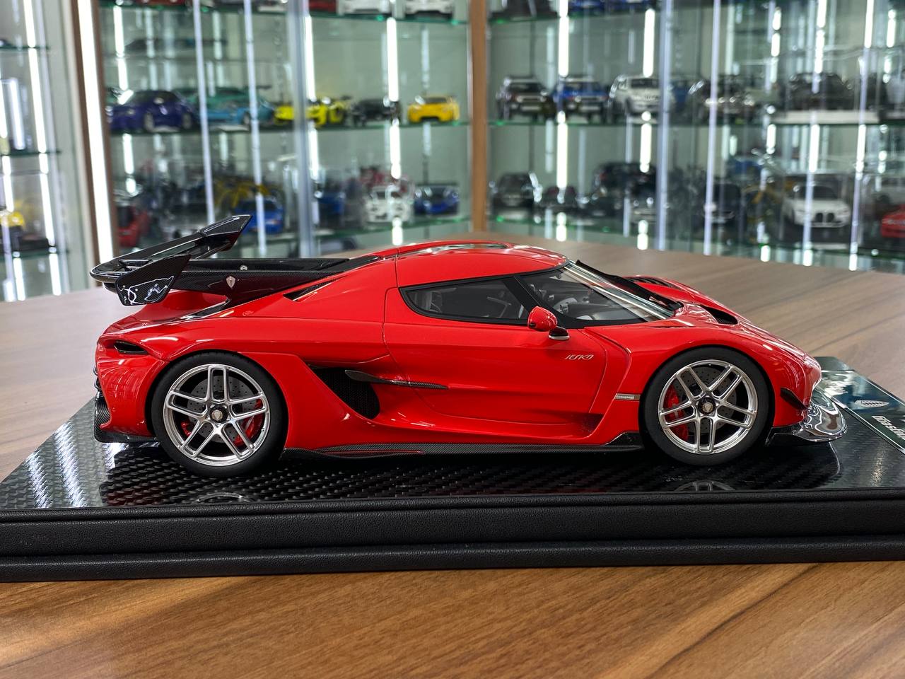 1:18 Resin Model – FrontiArt Koenigsegg Jesko Chill Red (Limited 199 pcs)