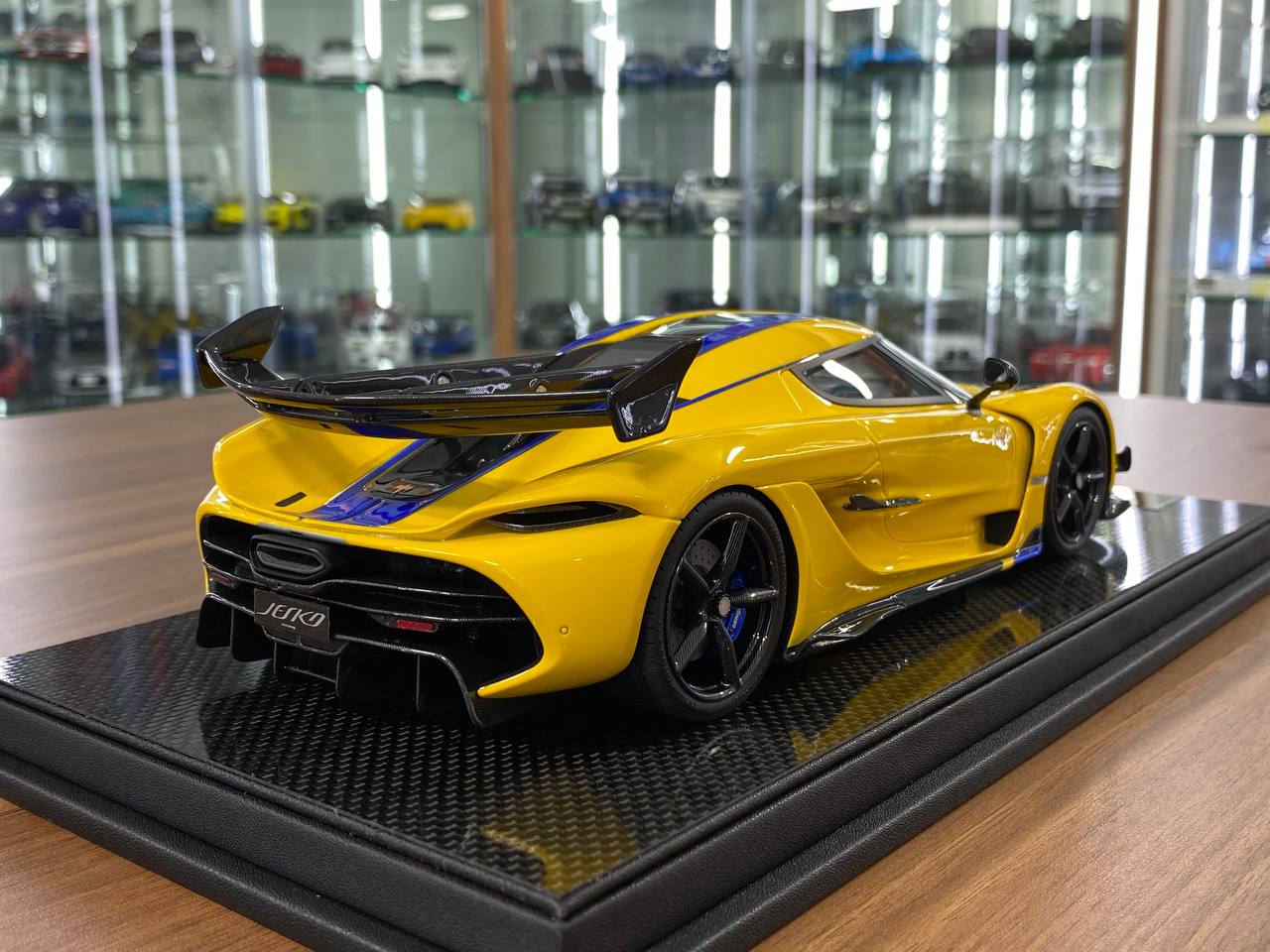 1:18 Resin Model – FrontiArt Koenigsegg Jesko Swedish Flag Yellow (Limited 150 pcs)