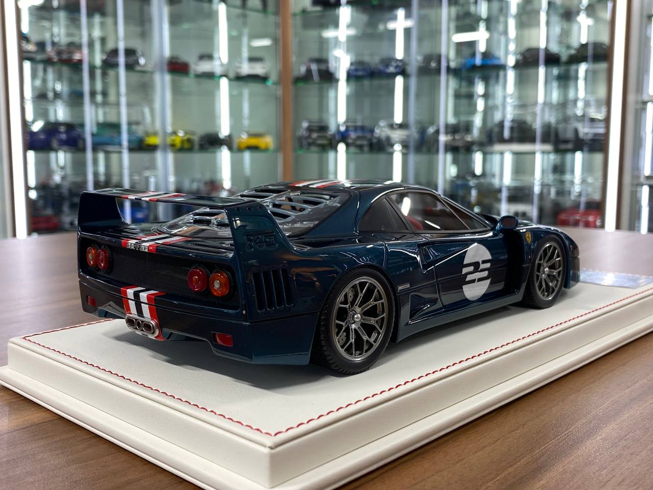 1:18 Resin Model Davis & Giovanni Ferrari F40 Royal Blue Metallic Limited 1 of 1