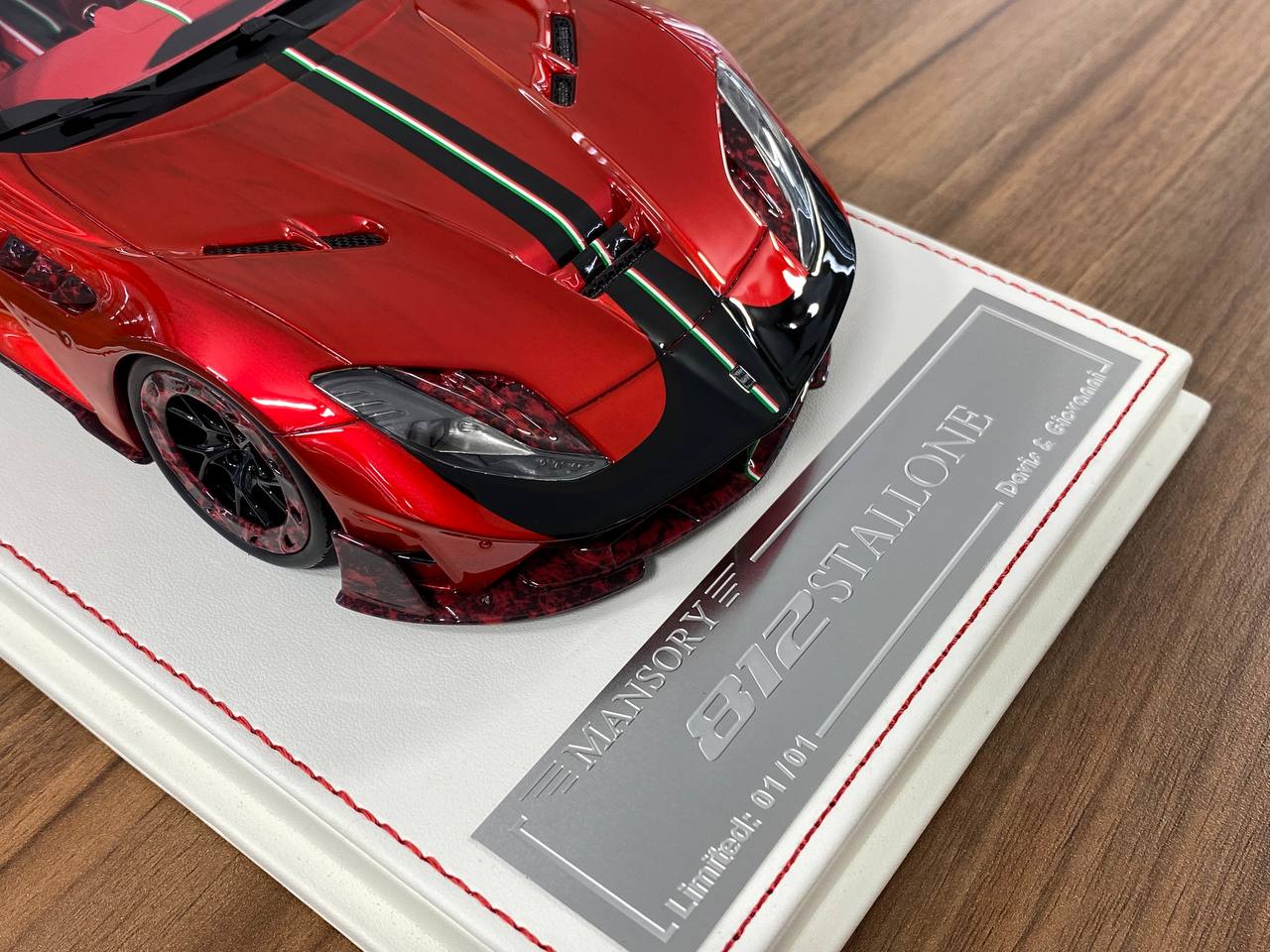 1:18 Resin  – Davis & Giovanni Ferrari 812 Stallone Mansory Red / Italian Flag Limited 1 of 1